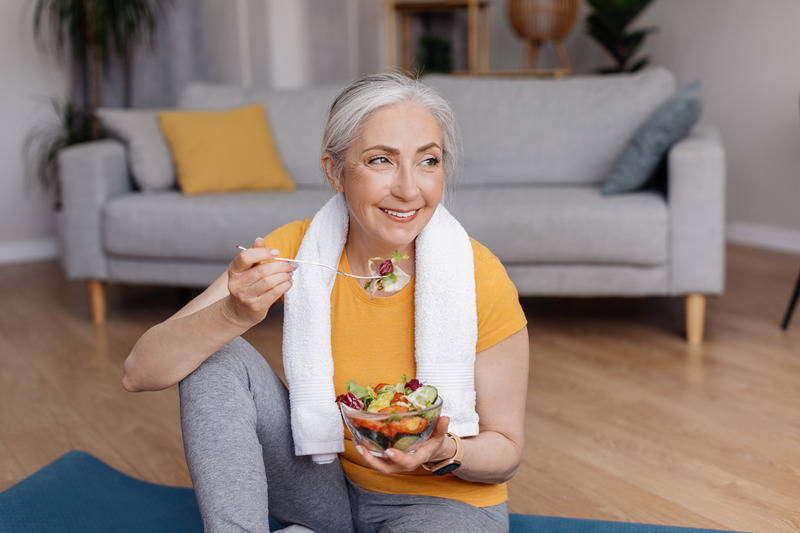 Patient with dentures eating